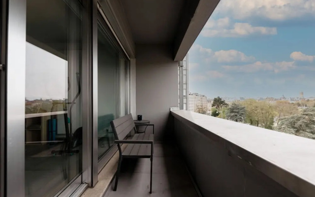 City's Best View, Spacious 2BR Apartment W Balcony