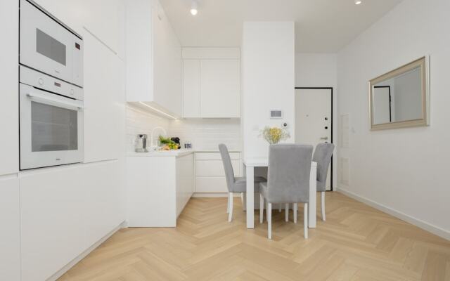 Modern With Parking by Renters Prestige