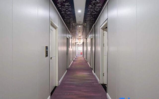 Baiyou Hotel (Shanghai Hongqiao Airport Wuzhong Road)