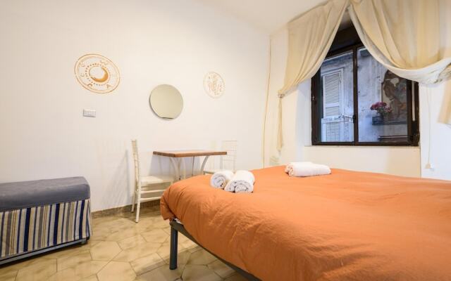 Via San Giovanni in Porta 34