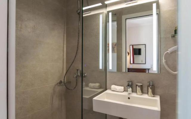 Ostria Hotel