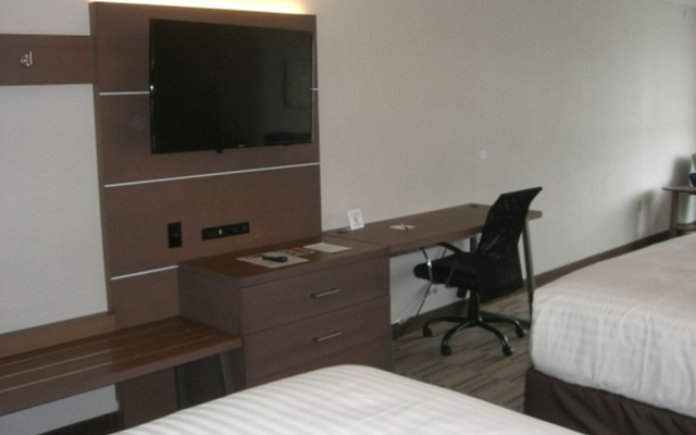 Holiday Inn Express & Suites Uniontown