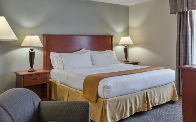 Holiday Inn Express & Suites Sioux Falls At Empire Mall, an IHG Hotel