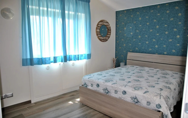 Dinky Home Air-conditioned Penthouse With sea View Terrace