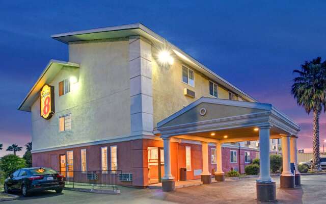 Super 8 by Wyndham Sacramento/Florin Rd