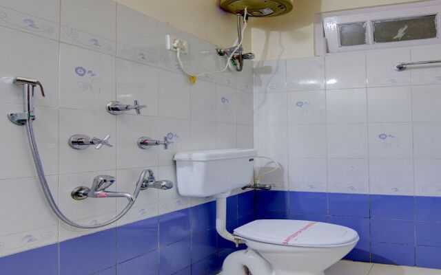 OYO 13844 AKD Hotel