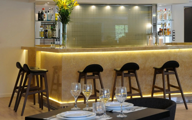 Athens Avenue Hotel