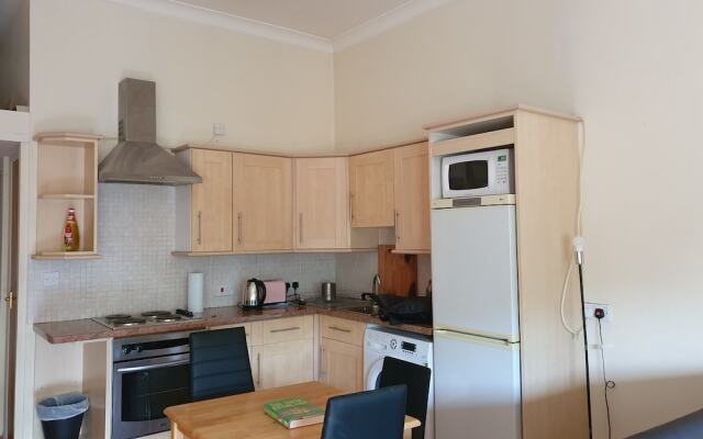 Charming Studio Apartment In London