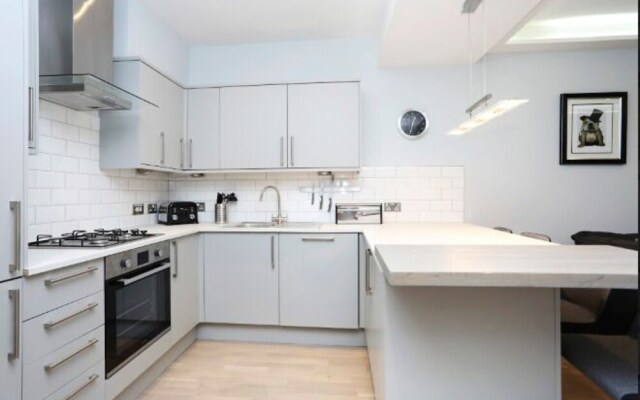 Modern, Stylish Apt. In Excellent Central Location