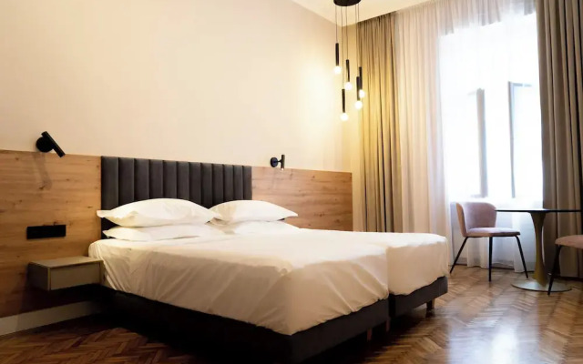 Bloom Downtown Suites