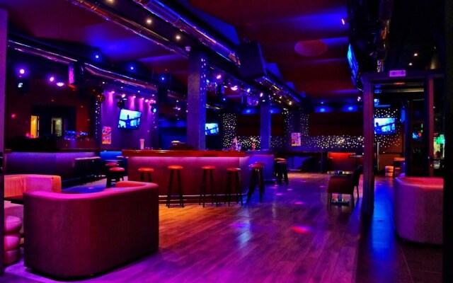 This is Amazing Adult Only Hotel to Stay Wail Malia