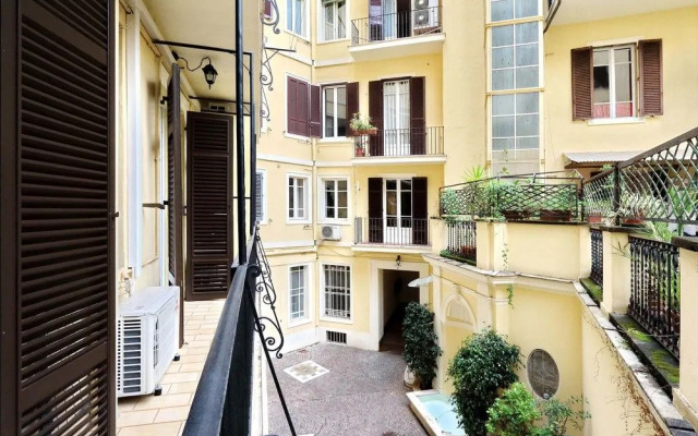 Vatican apartments-Vatican Museums area