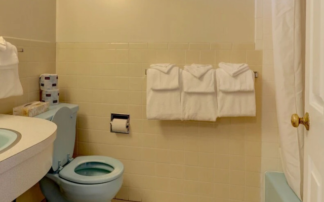 Waves Oceanfront Resort