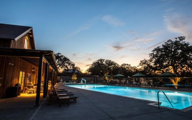 Cava Robles RV Resort