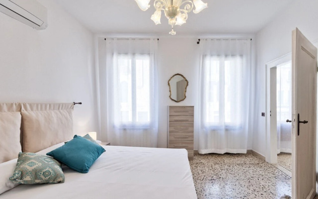 Tolentini Canal View Apartment