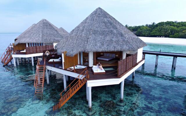 Adaaran Select Meedhupparu & Prestige Water Villas Maldives