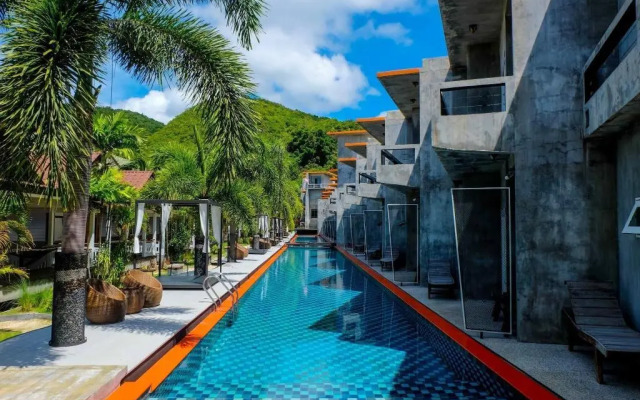 See Through Boutique Resort