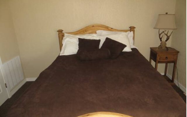 Canyon Springs Country Lodge