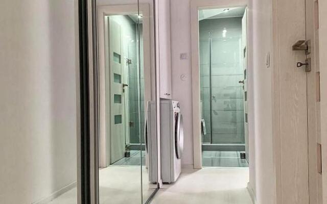 White & Silver Luxury Suite - Craiova