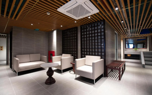 D'Lioro Hotel & Resort