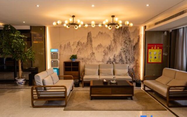 Elong R.YUN Hotel (Zhangshu Fortune Times Plaza)