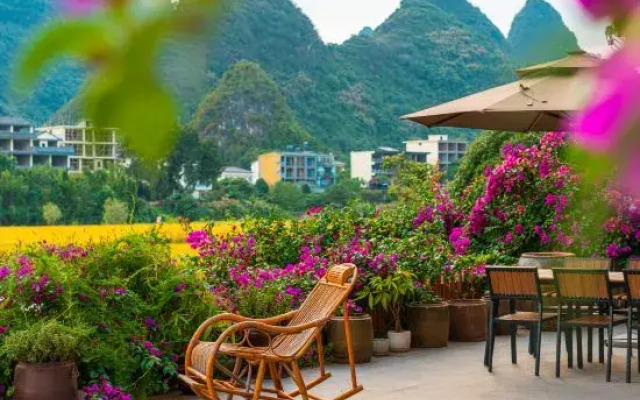 Yangshuo Yuchishe Homestay (Yulonghe Zhuyu Drifting Jinlong Bridge Wharf)