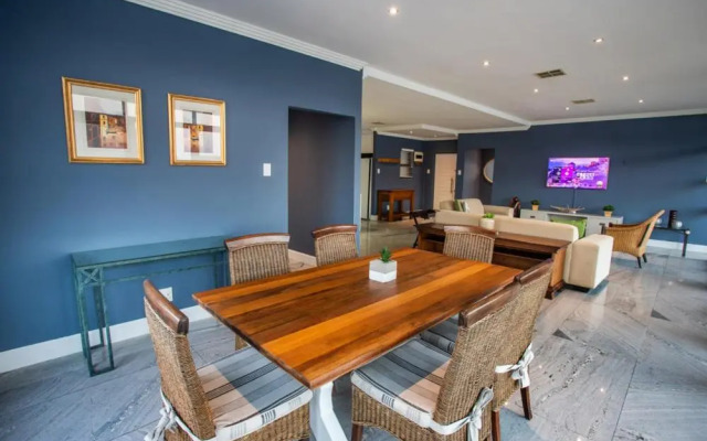 uSHAKA WATERFRONT - PALATIAL PRIVATE PENTHOUSE