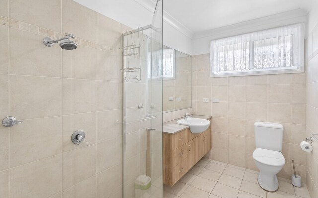 Danalene Parade, 1-25