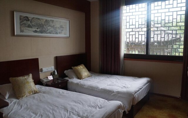 Dadongshan Holiday Inn