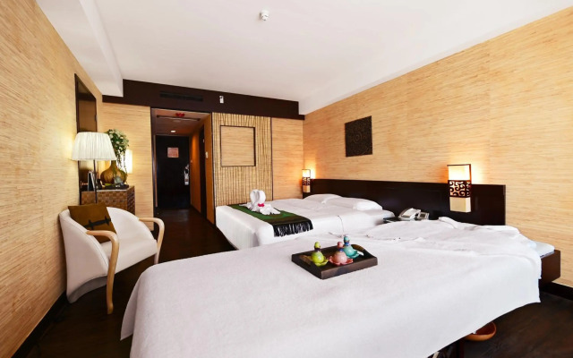 Regal Riverside Hotel