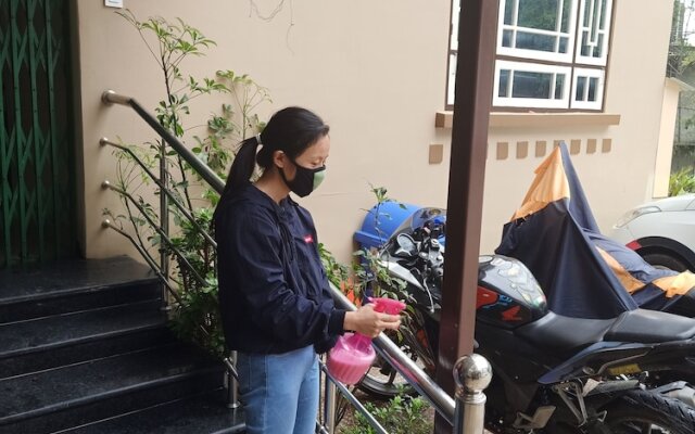 Finestays Hidden Above