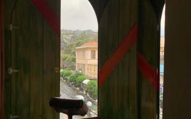 Flying Donkey Hostal - Hostel