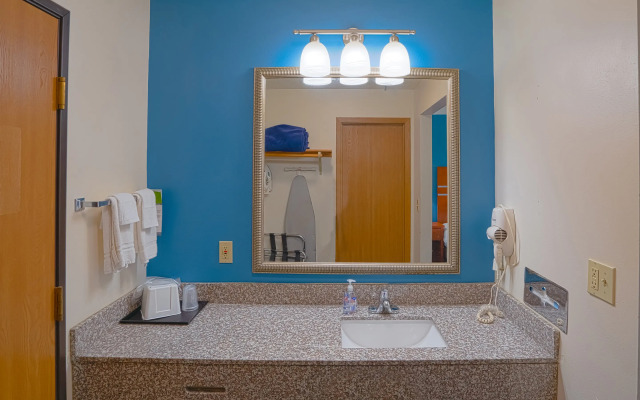 Asteria Inn and Suites