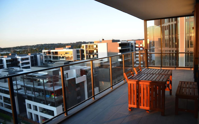 Wentworth Point Oversized balcony view apartment