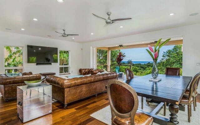 Punahele Point 3 Bedroom Home by Redawning