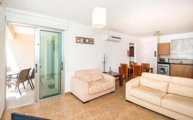 SEABREEZE APARTMENT 200m away from the sea