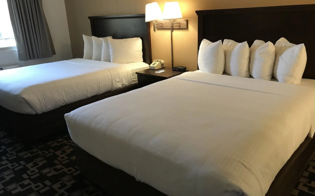 MorningGlory Inn & Suites