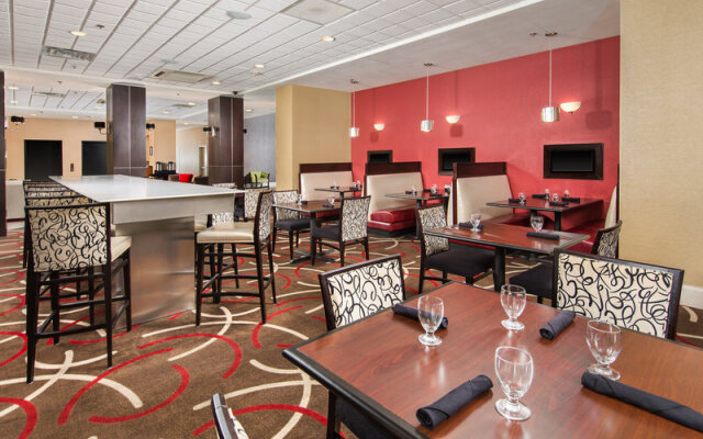 Holiday Inn-Hamilton Place