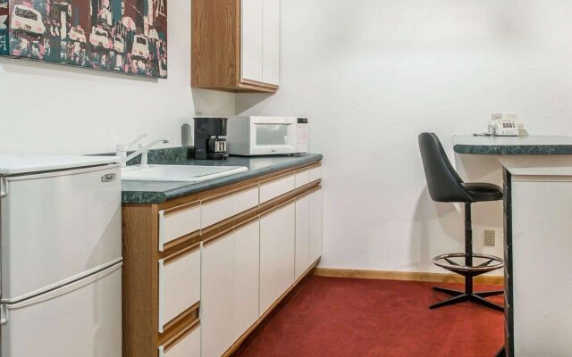 Econo Lodge Lakeshore