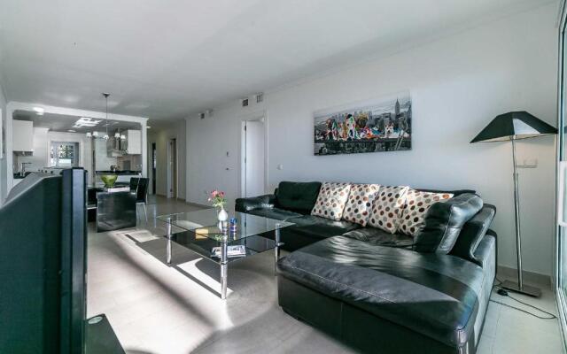 25-Modern Apartment in Paseo Maritimo, Fuengirola!