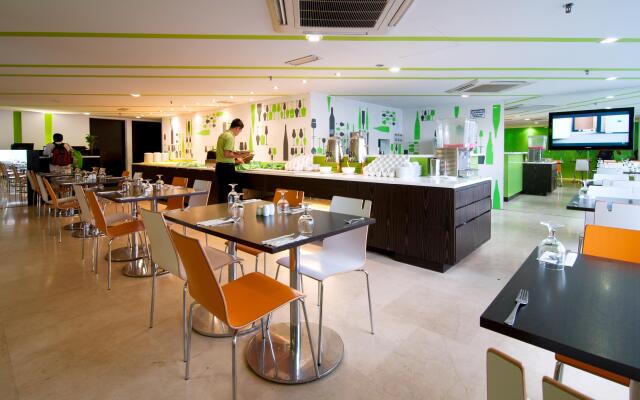 Citin Masjid Jamek by Compass Hospitality