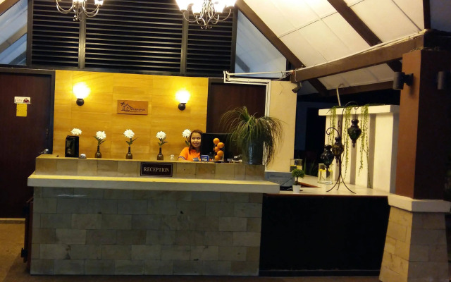 D'Feringghi Haus Hotel & Restaurant