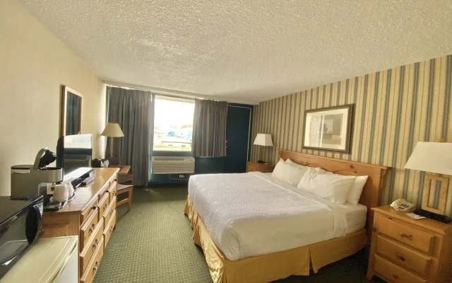 Ramada by Wyndham Whitecourt