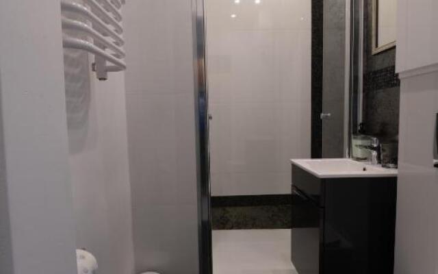 Kwiatowa Warsaw Apartment