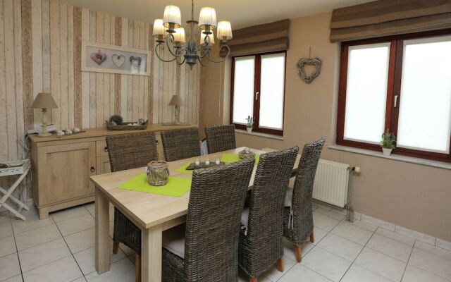 Beautiful Detached Home with Spacious Garden And Infrared Sauna, 800 M From the Sea