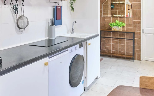 Host Stay Urban Nest