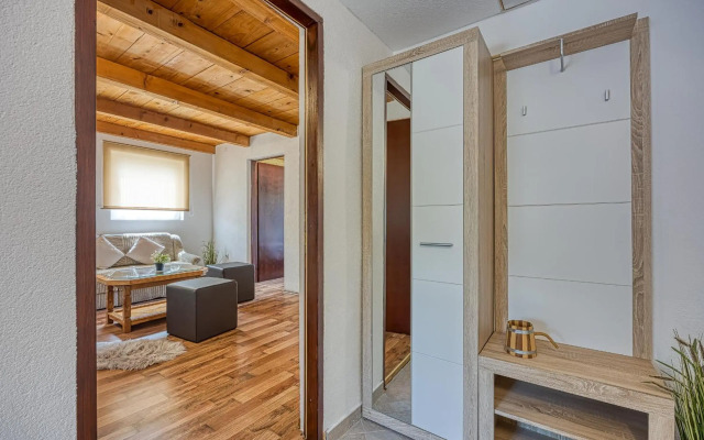 Holiday home Veki***