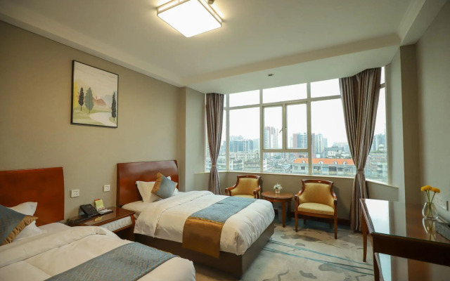 Five Rams City Hotel