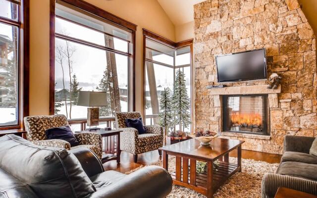 308 Shores Lane Home by RedAwning