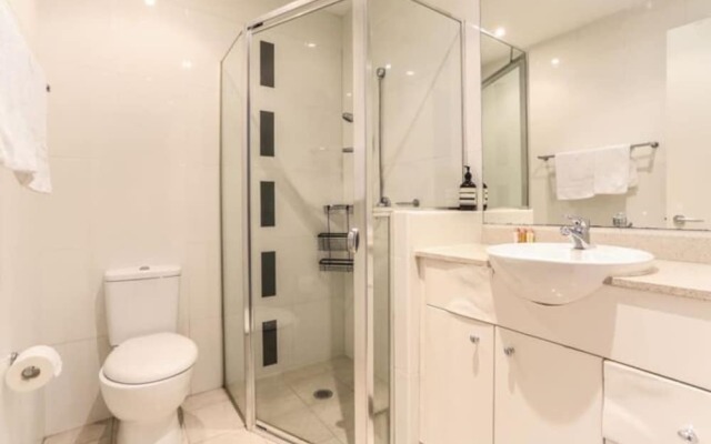 Beautiful home 2beds Apt @Waterloo-Close to CBD